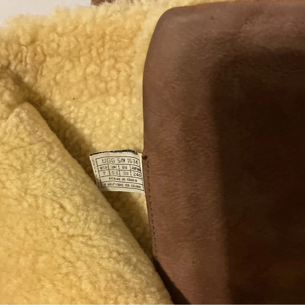 UGG Boots Size 7 - Picture 6 of 6